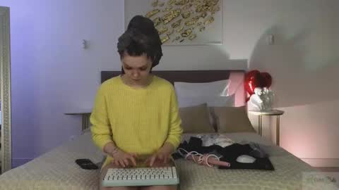 Snapshot of nicole_broown chatting on March 1, 8:55 pm Nicole online show from March 1, 8:55 pm