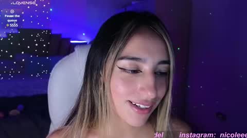 Snapshot of nicole_edwards chatting on February 2, 11:11 pm Nicole online show from February 2, 11:11 pm