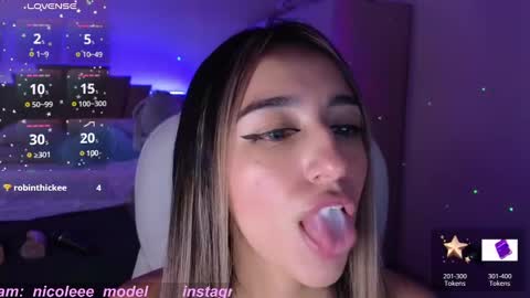 Snapshot of nicole_edwards chatting on February 9, 9:06 pm Nicole online show from February 9, 9:06 pm