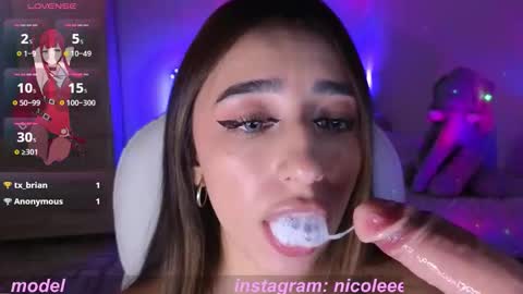 Snapshot of nicole_edwards chatting on September 27, 6:02 pm Nicole online show from September 27, 6:02 pm