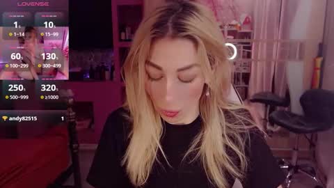 Snapshot of nicole_g0ld_ chatting on November 30, 8:02 pm Nicole online show from November 30, 8:02 pm