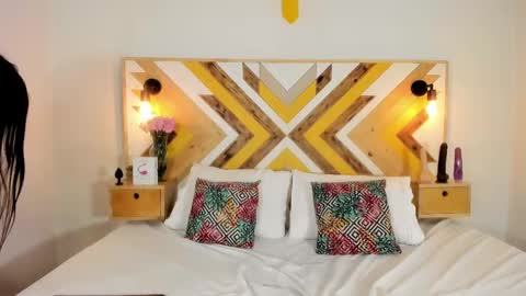 Snapshot of nicole_haley chatting on March 1, 5:49 pm Nicole Haley online show from March 1, 5:49 pm