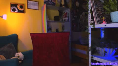 Snapshot of nicole_matt chatting on November 29, 2:03 am Nicole online show from November 29, 2:03 am