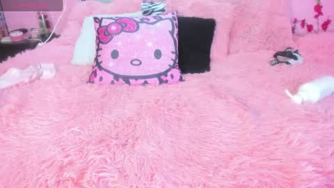 Snapshot of nicole_rosales chatting on November 18, 11:26 pm nicole_rosales online show from November 18, 11:26 pm