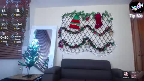 Snapshot of nicole_santana_ chatting on December 17, 2:01 am Nicole Santana online show from December 17, 2:01 am