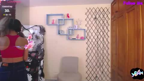Snapshot of nicole_santana_ chatting on October 20, 7:47 pm Nicole Santana online show from October 20, 7:47 pm
