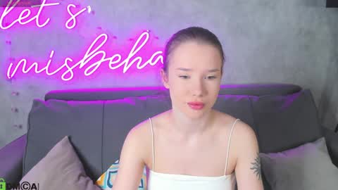 Nicole  My schedule for the week 2 GMT  9am-15pm  Mo Tu Th Fr online show from April 6, 1:14 am