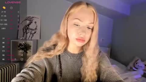 Mary online show from February 12, 11:30 pm