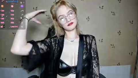 NicoleDavis online show from June 20, 7:16 pm