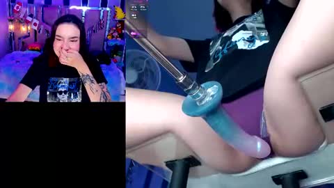 Snapshot of nicoleferrel chatting on June 24, 3:11 pm Nicole online show from June 24, 3:11 pm
