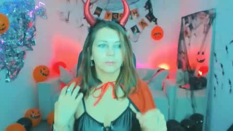 Snapshot of nicolehits chatting on October 31, 6:03 am nicolehits online show from October 31, 6:03 am