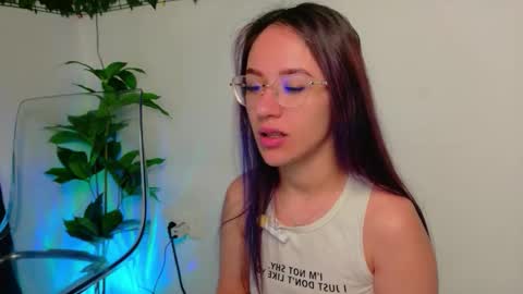 nicoleirisxxx online show from March 25, 6:19 am