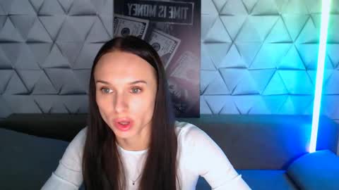 Nicole online show from May 28, 7:00 pm