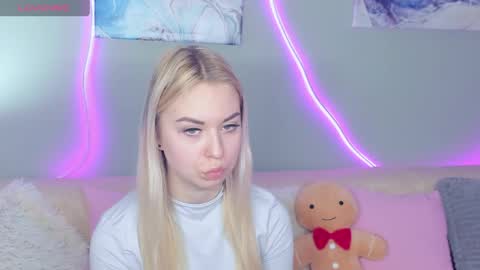 NicoleStunning online show from May 5, 8:55 am