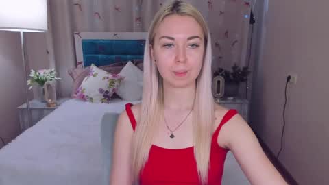 NicoleStunning online show from May 9, 5:56 am