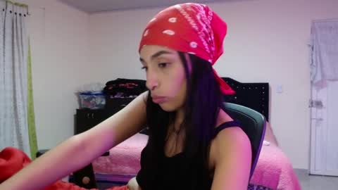 Snapshot of nicoletta_c66 chatting on December 18, 11:33 pm Nicole online show from December 18, 11:33 pm