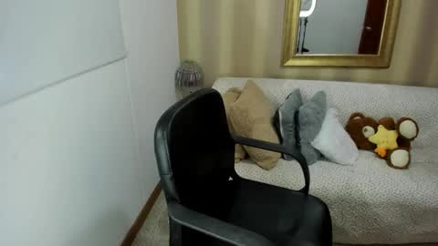 Snapshot of nicolettcolin chatting on September 22, 8:22 pm Nicolettcolin online show from September 22, 8:22 pm