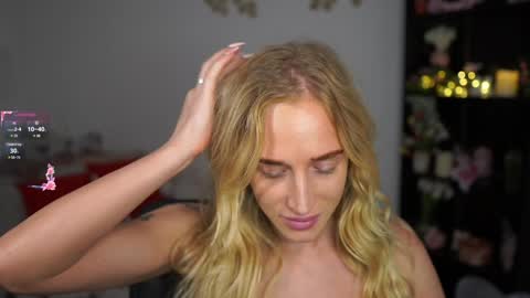 Snapshot of nicolette__shea_ chatting on December 20, 1:11 pm nicolette__shea_ online show from December 20, 1:11 pm