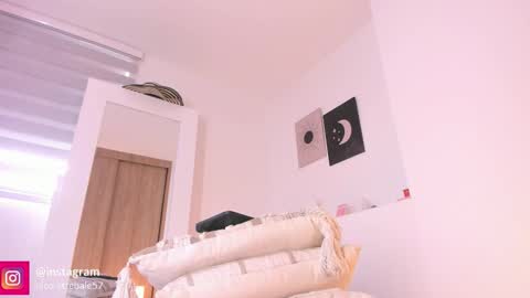 Nicole online show from January 6, 1:04 pm