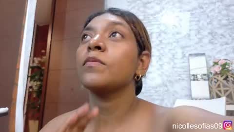 nicolle4 online show from June 25, 2:11 am