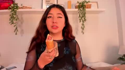nicolle_evanss_ online show from June 27, 6:29 am