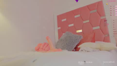 Snapshot of nicolle_mitchelle chatting on March 1, 1:40 pm NEW instagram nicollemitchelle online show from March 1, 1:40 pm