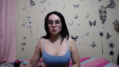 nicolle_sky online show from March 7, 8:11 am