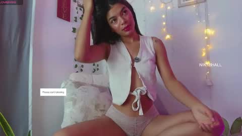 Snapshot of nicolle_swt chatting on May 29, 12:03 pm Nicolle online show from May 29, 12:03 pm