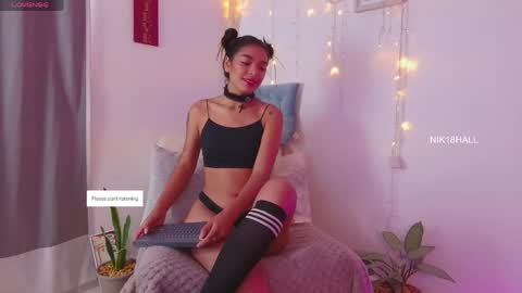 Snapshot of nicolle_swt chatting on June 7, 2:32 pm Nicolle online show from June 7, 2:32 pm