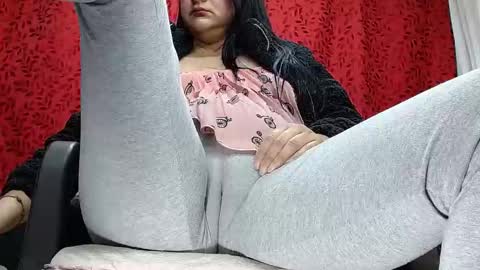 NICOLLE online show from November 14, 9:35 pm