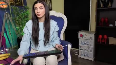 Snapshot of nicollepalmer chatting on February 21, 7:45 am Nicolle online show from February 21, 7:45 am