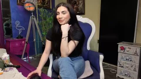 Snapshot of nicollepalmer chatting on March 1, 8:45 am Nicolle online show from March 1, 8:45 am