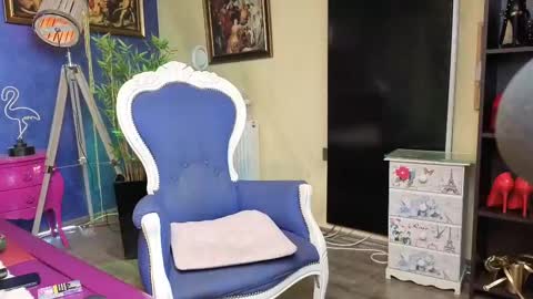 Snapshot of nicollepalmer chatting on March 5, 7:05 am Nicolle online show from March 5, 7:05 am