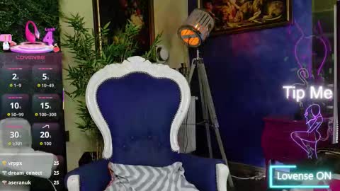 Snapshot of nicollepalmer chatting on November 25, 8:47 am Nicolle online show from November 25, 8:47 am