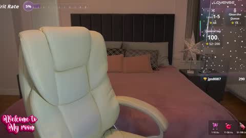 Nicole online show from February 3, 6:22 am