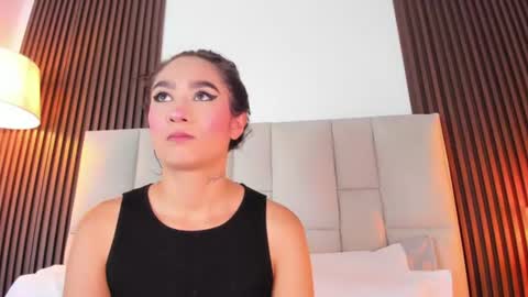 Snapshot of nicolqueen_ chatting on July 10, 11:24 am NICOL online show from July 10, 11:24 am