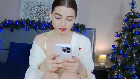 Snapshot of nicolros chatting on December 21, 11:17 am NicolRos online show from December 21, 11:17 am