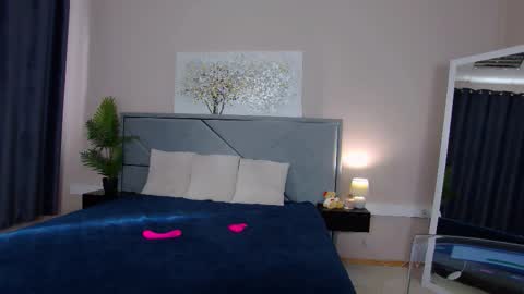 Snapshot of nicolros chatting on March 1, 9:22 am NicolRos online show from March 1, 9:22 am