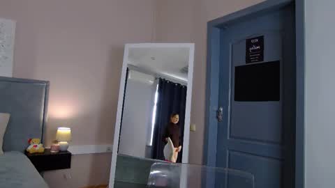 Snapshot of nicolros chatting on March 2, 9:27 am NicolRos online show from March 2, 9:27 am