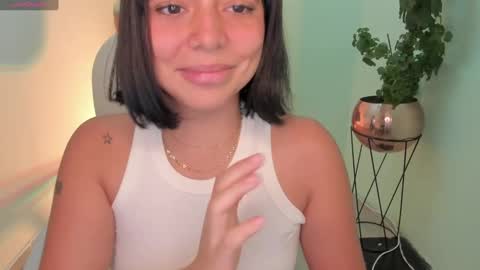 Snapshot of nicolross_ chatting on January 2, 4:46 pm NicolRoss online show from January 2, 4:46 pm