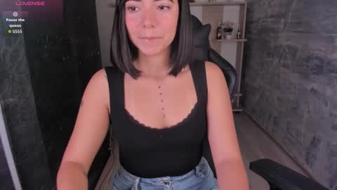 Snapshot of nicolross_ chatting on October 12, 12:59 pm NicolRoss online show from October 12, 12:59 pm