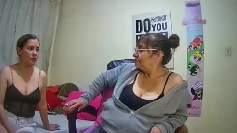 nicoltatiana_ online show from October 23, 12:21 am