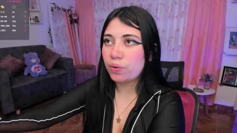 Snapshot of nidrii_07 chatting on November 21, 6:12 am 900 300 online show from November 21, 6:12 am