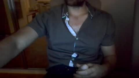 nieznajomy33 online show from July 15, 8:14 pm