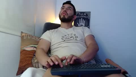 Snapshot of nigan_duquette chatting on December 4, 3:15 am Nigan online show from December 4, 3:15 am