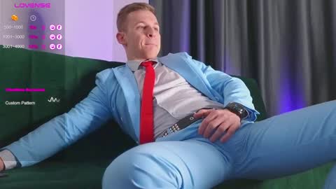 Snapshot of night_wwwolf chatting on January 12, 3:39 am Jameson online show from January 12, 3:39 am