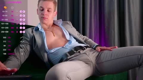 Snapshot of night_wwwolf chatting on January 26, 3:38 am Jameson online show from January 26, 3:38 am