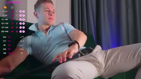 Snapshot of night_wwwolf chatting on February 11, 3:29 am Jameson online show from February 11, 3:29 am