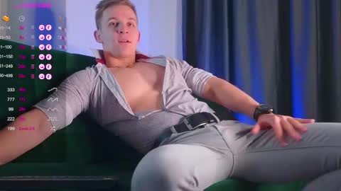 Snapshot of night_wwwolf chatting on February 14, 5:09 am Jameson online show from February 14, 5:09 am