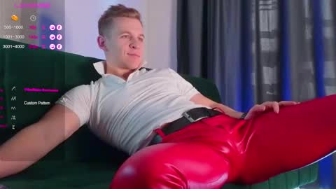 Snapshot of night_wwwolf chatting on February 15, 1:16 pm Jameson online show from February 15, 1:16 pm